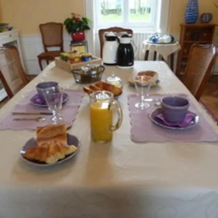 Chateau Xixe Avec Parc, Spacieuses Et Petit Dejeuner Local, Proche Foret Et Cite Medievale - Fr-1-410-411 3*