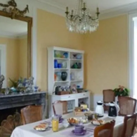 Chateau Xixe Avec Parc, Spacieuses Et Petit Dejeuner Local, Proche Foret Et Cite Medievale - Fr-1-410-411 Bed & Breakfast